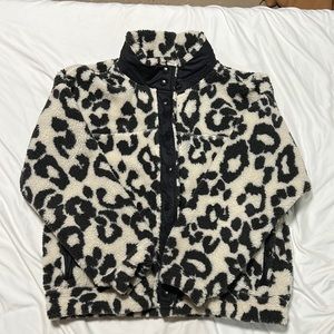Old Navy Active leopard-print jacket. Size large.